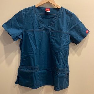 NWOT Scrub Top